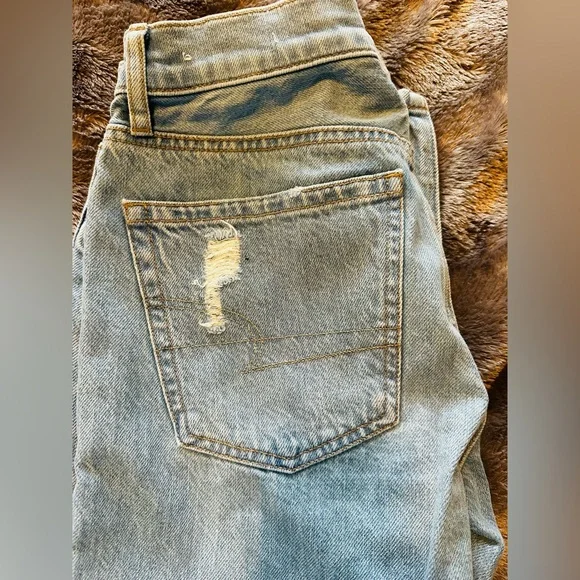 American Eagle Outfitters 90s Straight Style Jeans Sz 2 - Picture 7 of 11